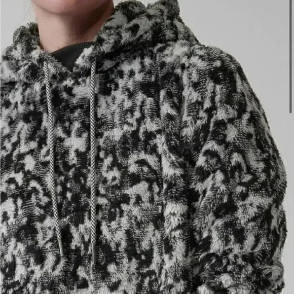 Athleta Glacier Black Tugga Sherpa‎ Jacquard Hoodie - Picture 6 of 14